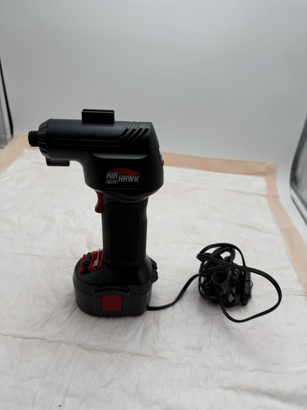Ontel Air Hawk Pro Automatic Cordless Tire Inflator/Great Condition/Tested.