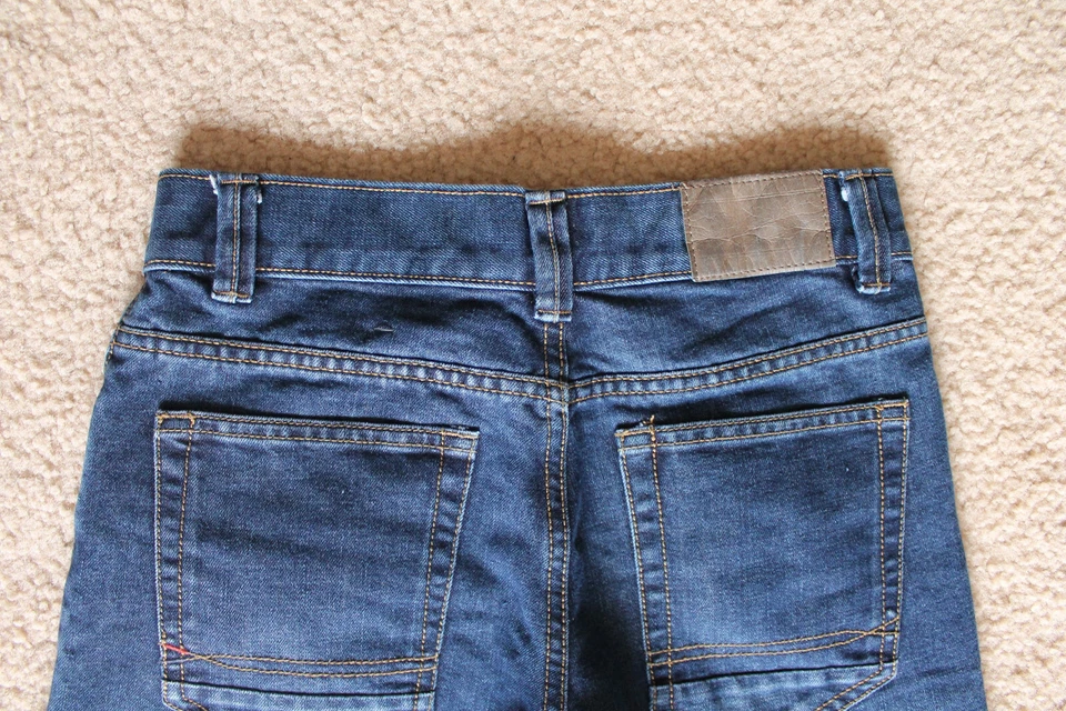 Jeans Tommy Hilfiger para niño azul oscuro mezcla de algodón pierna recta talla 14 Foto 4 de 4