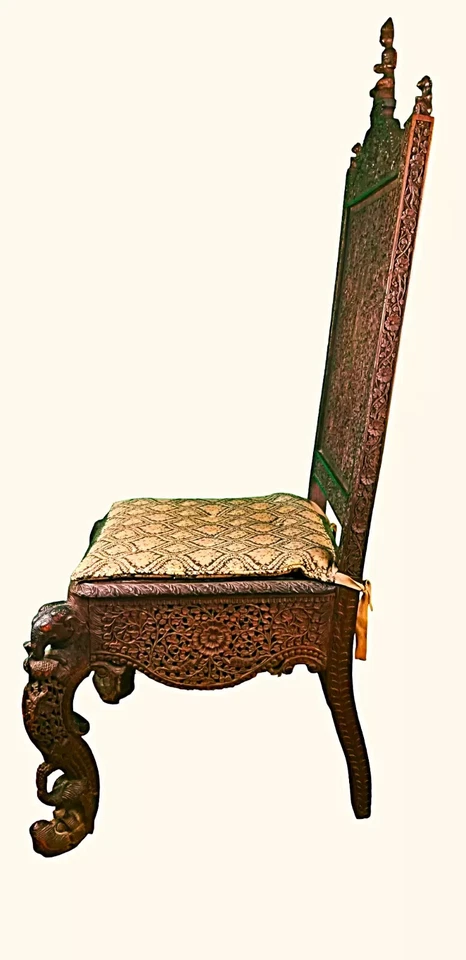 Antigua silla de acento de madera dura de palisandro fuertemente tallada de exportación india anglo-india Foto 3 de 4