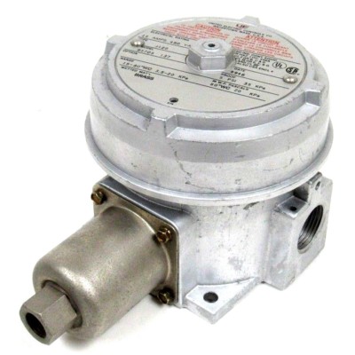 NEW UNITED ELECTRIC J120 Druckschalter 95708-137