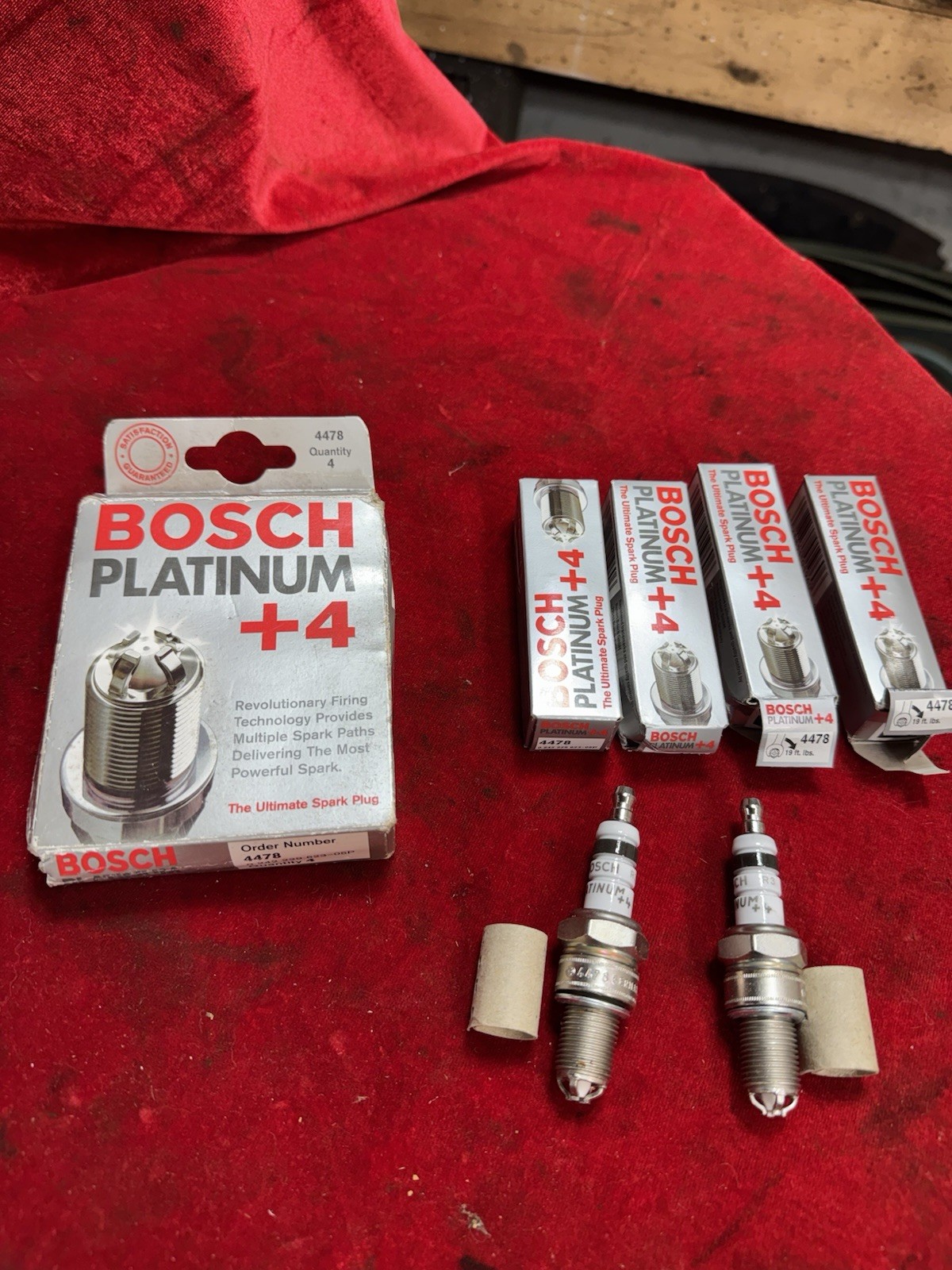 NOS Bosch Platinum Performance Spark Plugs 4478 New Set 4 Vintage Stock Old