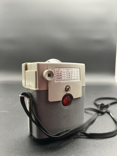 Vintage Kodak Brownie Starmite Camera with Flash - Uses 127 Film - Imagen 3 de 4
