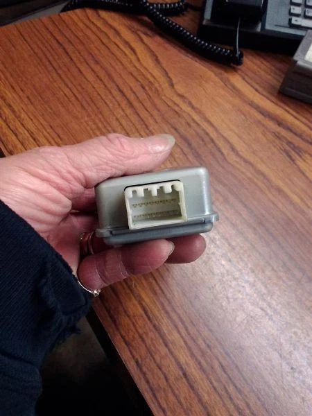 Chasis ECM control de crucero detrás guantera compatible con 00-05 ECLIPSE 243634 Foto 3 de 4