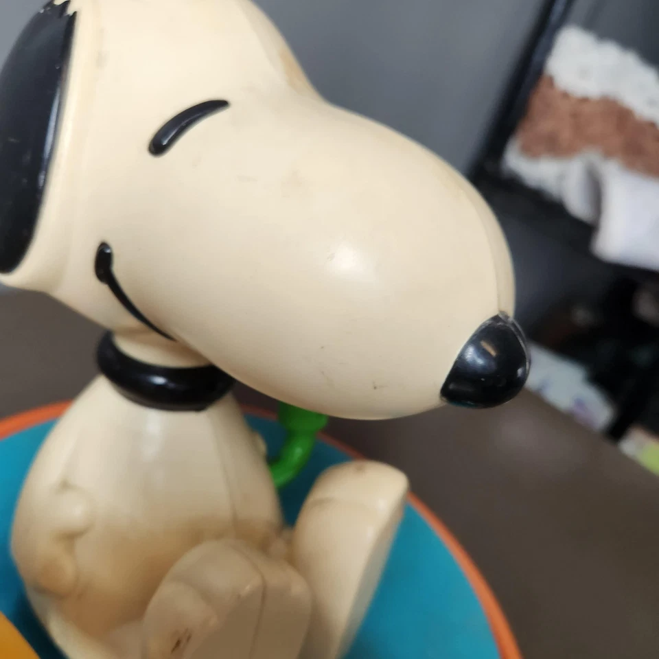 De colección 1982 Hasbro Snoopy Woodstock Splash n Play Rociador Cacahuetes Juguete Exterior Foto 4 de 4