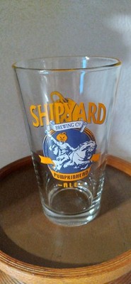 THE SHIPYARD BREWING CO Portland Maine PUMPKINHEAD ALE Beer HALLOWEEN Glass