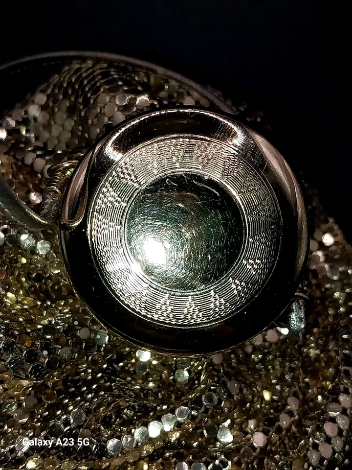 De colección ~ Década de 1930 ~ WHITING DAVIS ~ Malla expandible ~ Cartera dorada ~ ART DECO ~ Bolsa tapa ornamentada Foto 2 de 4