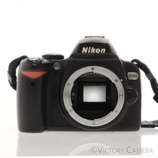 Nikon D40 Digital Camera Body EXC- 