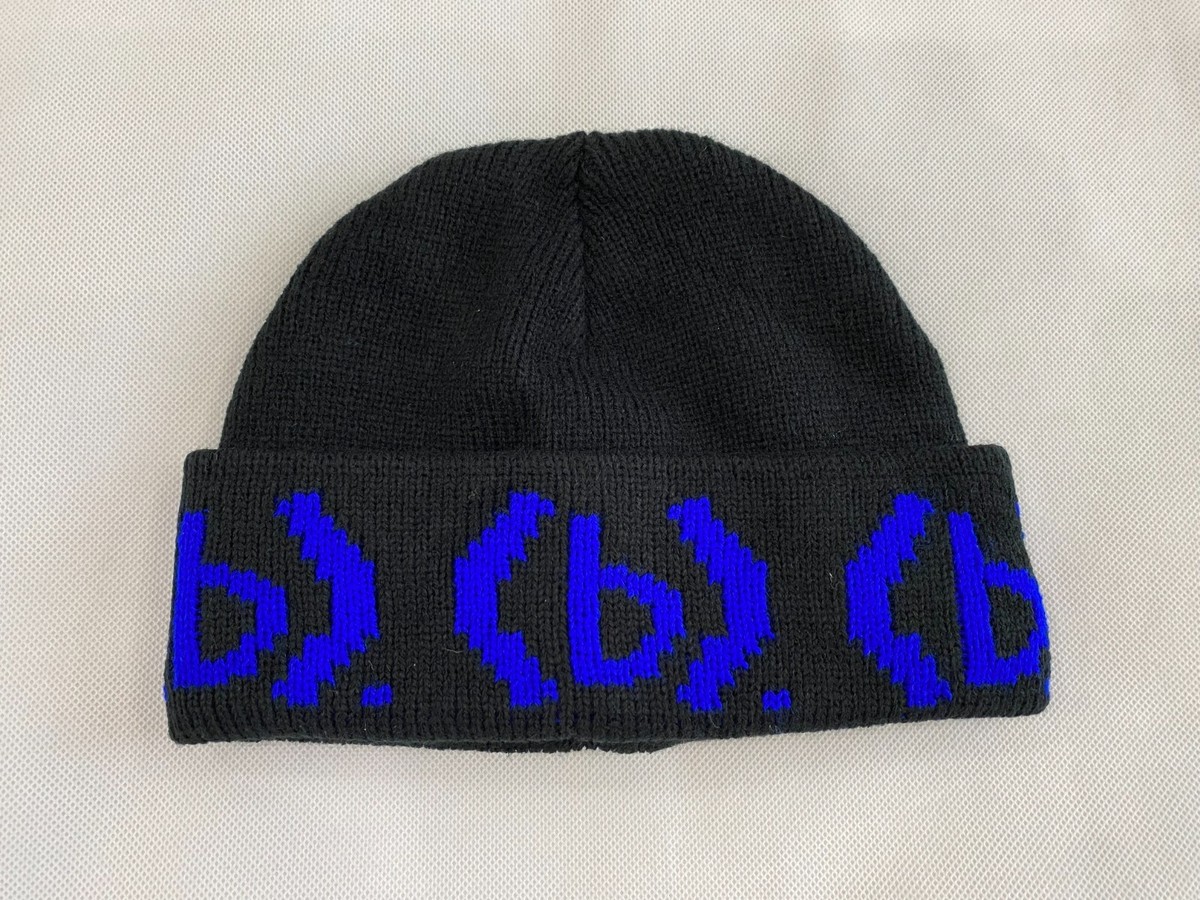 【BLUER】BLR CURVED LOGO BEANIE BLACK Bstroy Graphic Logo Cuffed Acryl Beanie Hat Black Blue Color