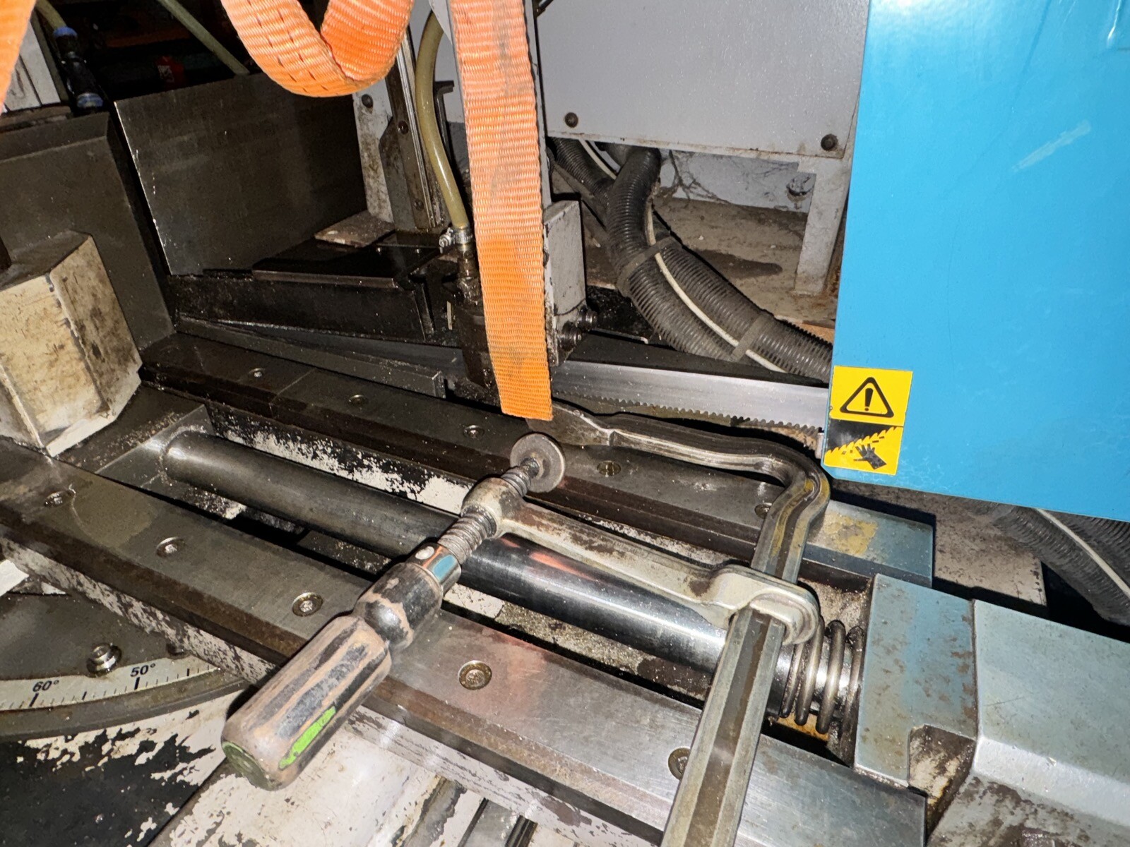 Berg und Schmid DGS 350/450 HA-I Doppel-Gehrungsbandsäge – Bild 2