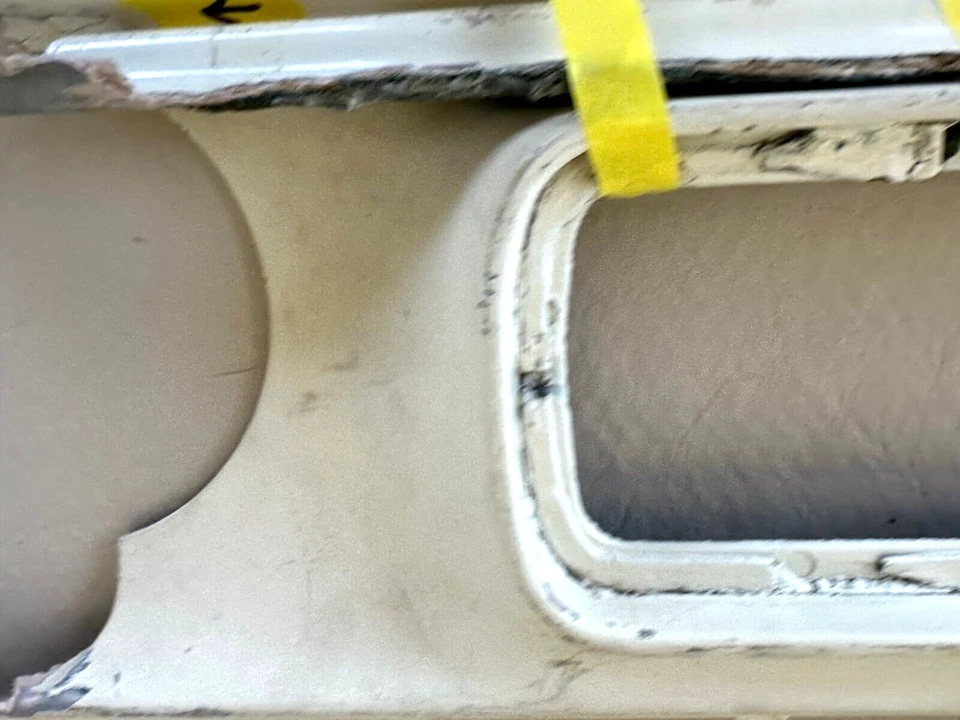 Panel de lámpara trasera Shelby GT350 1968 fibra de vidrio rosa original mitad solo #7048 Foto 4 de 4