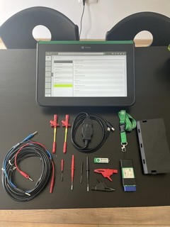 Hella Gutmann Mega Macs 77 mit Ersatzakku Dockingstation Messtechnikmodul V80!