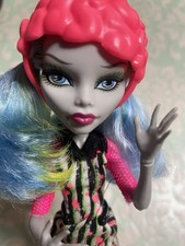 Monster High 11  Mattel Ghoulia Yelps Skultimate Roller Maze