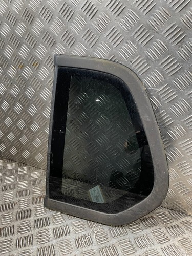 Mitsubishi L200 2.5 Di-D 2006-2014 Schottscheibe hinten rechts MN146090 / 6131A056