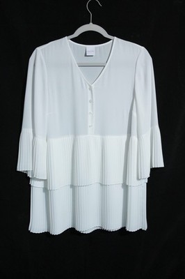 NWOT's White Madeleine Blouse Made in Germany 2 Pleated Tiers 3/4 Sleeves Size 8