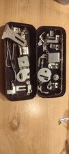 Boîte ancienne PFAFF 11-12 en métal contenant différents accessoires pour...