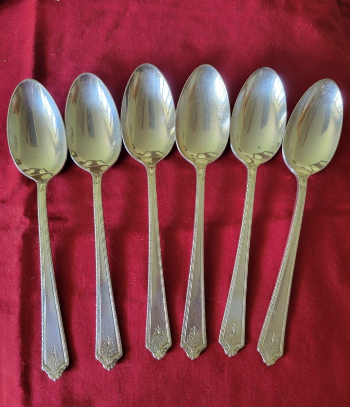 Holmes & Edwards silver plate 6  spoons Pageant Inlaid IS vintage