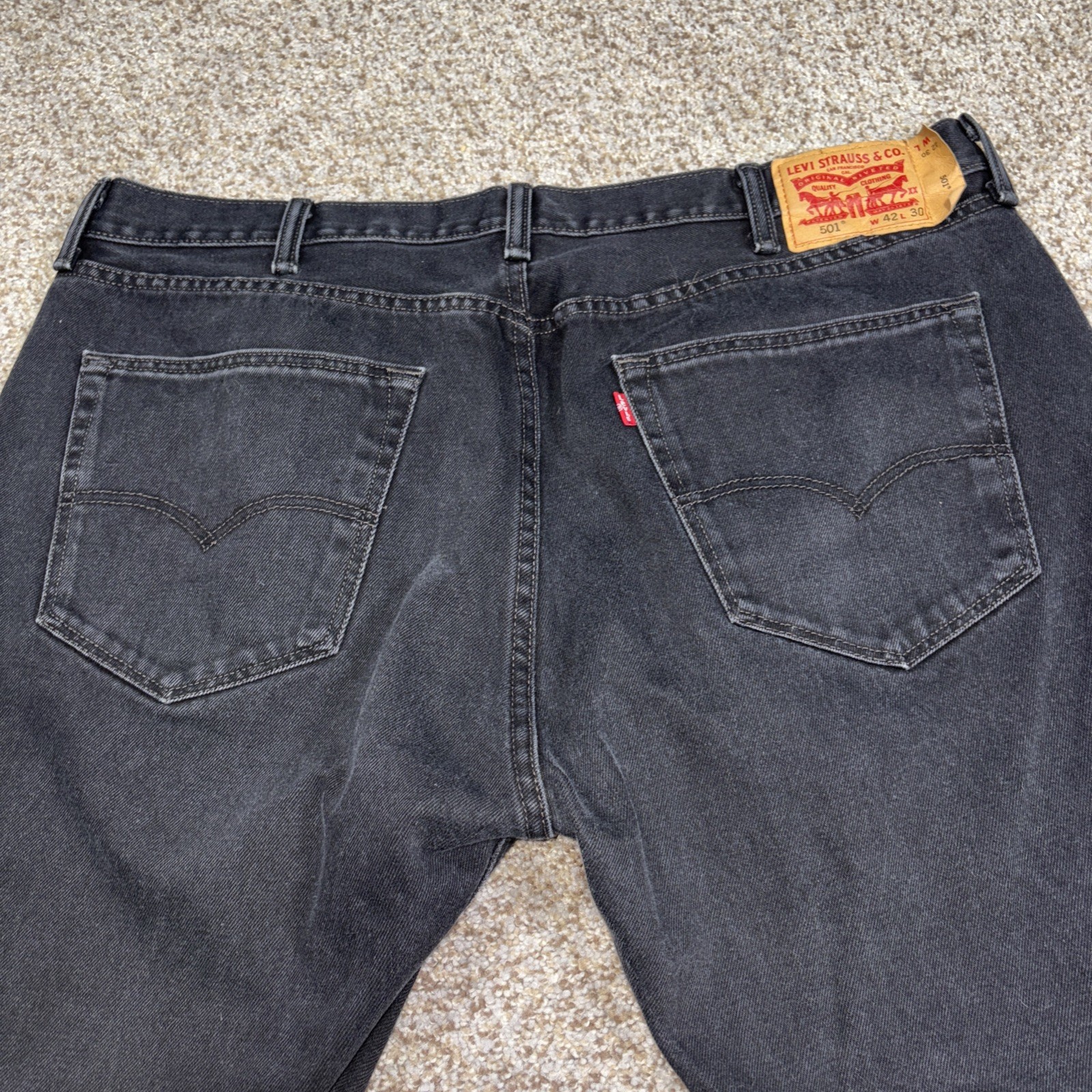 Levi's 501 button fly Jeans Mens 42x30 Black  Denim Straight Leg Fits 40 X 29 - View 15