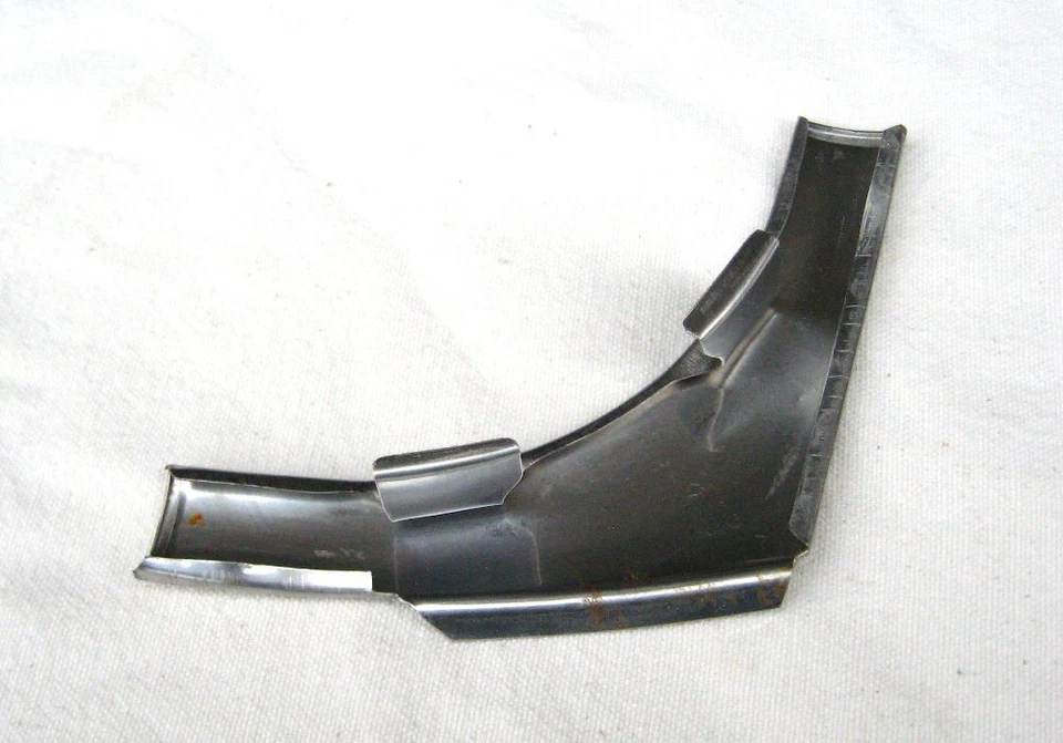 Buick Special 1951-1952 nuevo de fábrica OEM GM ventana delantera derecha moldura inferior 51 52 263 Foto 2 de 3