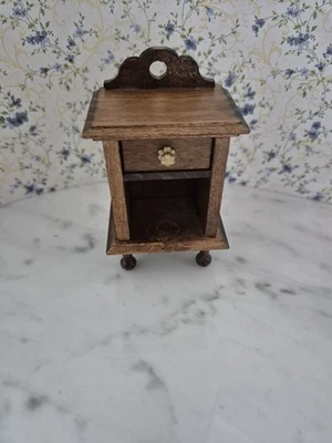 Dora Kuhn Möbel Nachtkästchen Gründerzeit Puppenstube Puppenhaus Vintage 1:10 - Bild 1 von 3