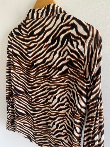 SEED HERITAGE womens shirt sz 8 button up white w/ black & brown zebra stripes - Picture 14 of 17