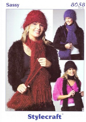 8058 Stylecraft Sassy - Schals, Taschen und Mützen Strickmuster