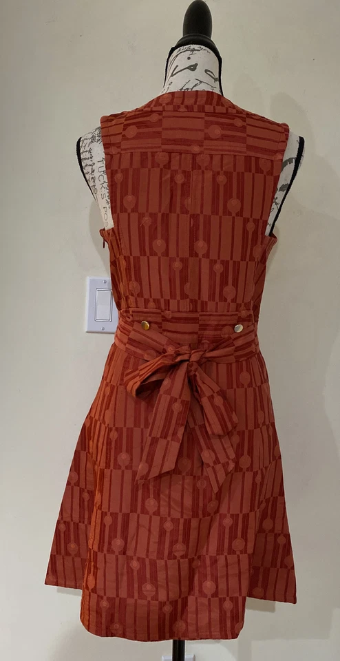 Vestido rojo MARC by MARC JACOBS. Aspecto retro, estilo clásico y contemporáneo. Foto 4 de 4