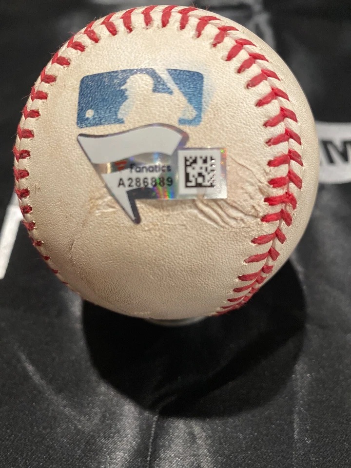 David Ortiz MLB Game Used Single Autographed Ball 8/18/16 Career Hit #2427 - Image 3 of 4