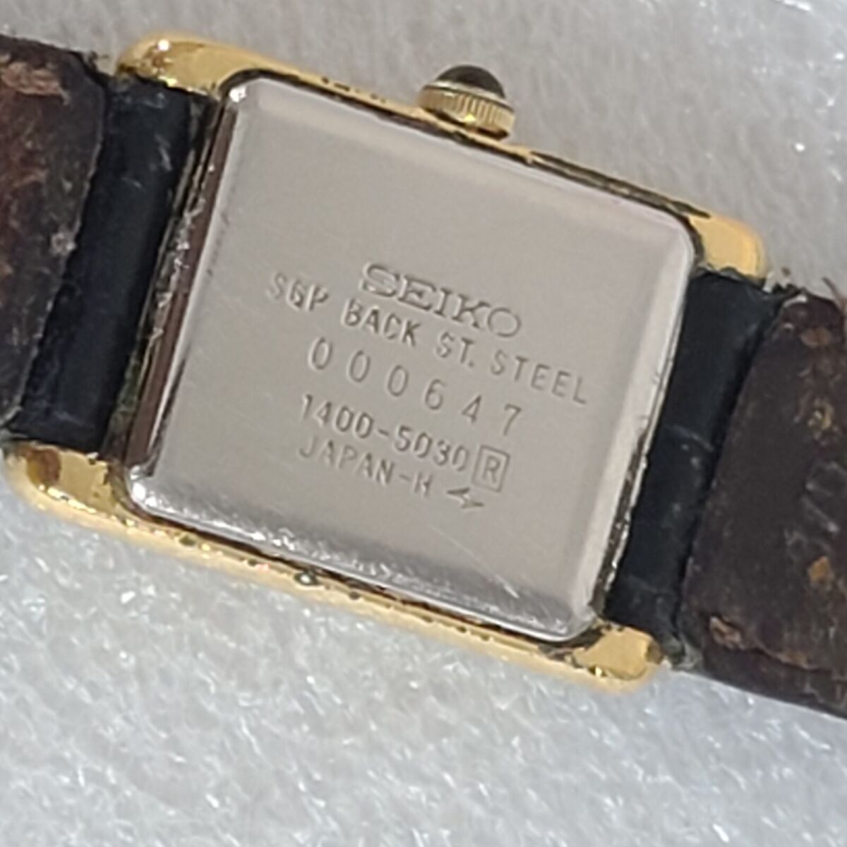 Vintage SEIKO Women's Gold Tone Tank Watch Rectangle Roman Vintage SEIKO Women's Gold Tone Tank Watch Rectangle Roman