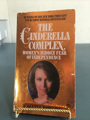 【中古】 CINDERELLA COMPLEX/HARPERCOLLINS UK/COLETTE DOWLING The Cinderella Complex: Dowling, Colette: Amazon.com: Books