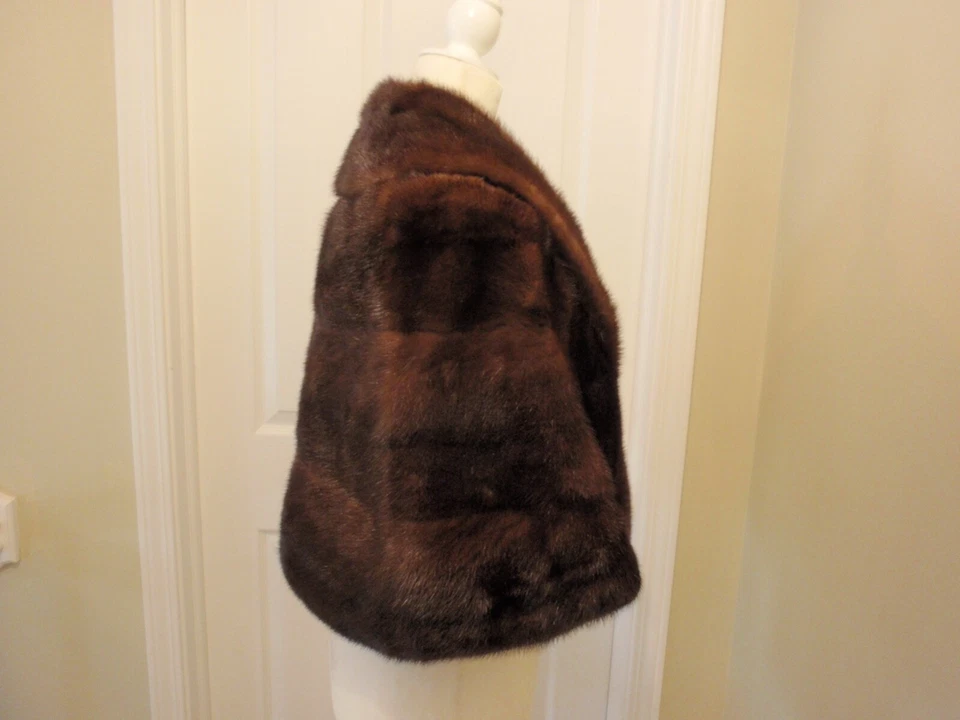 Capa de piel marrón castaño Elsa Schiaparelli capelet vintage salón de alta costura ML estola Foto 3 de 4