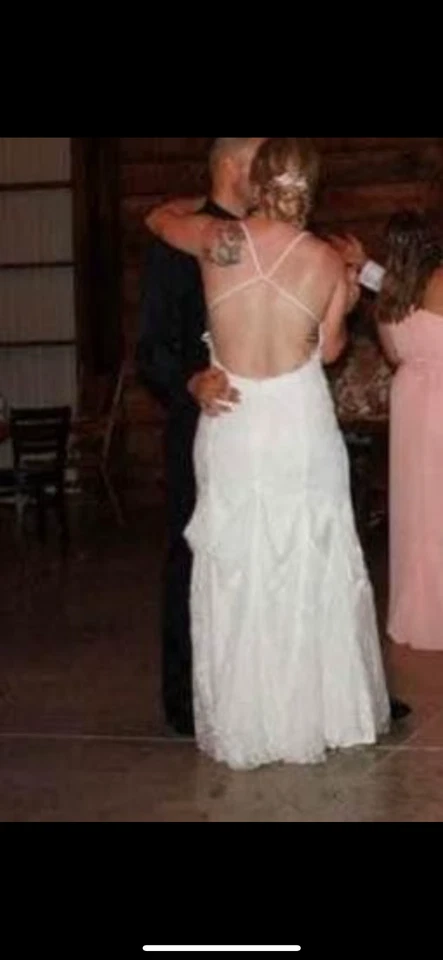 Vestido de novia David's Bridal Galina Designer TALLA 10 encaje marfil espalda baja WG3827 Foto 2 de 4