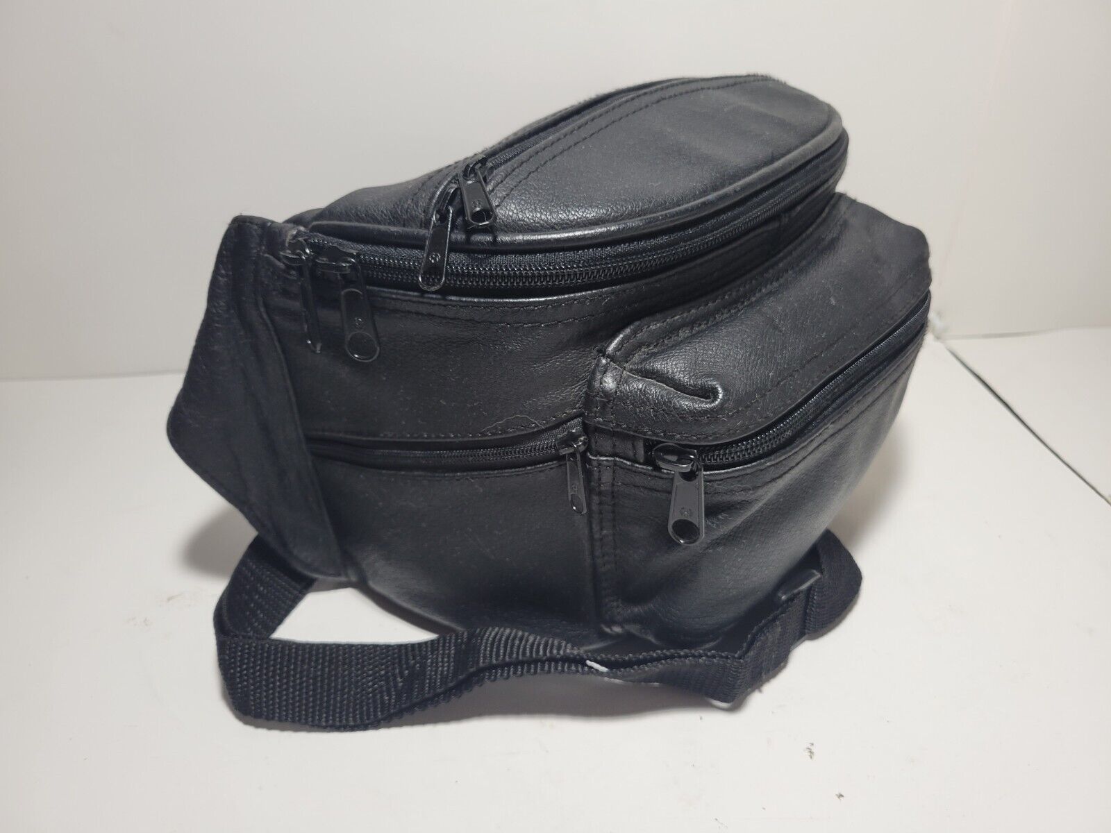 Vintage Genuine Leather Fanny Pack Belt Bag Zippe… - image 2