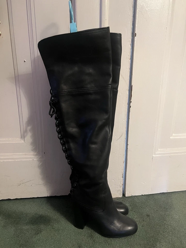 Б/у Vince Camuto Tolla над колена черный кожаный шнурует вверх ботинки 7,5/37,5 - Изображение 2 из 4