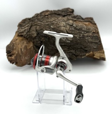 Daiwa QR750 Spinnrolle Forellenageln UL Micro Rolle Spinning Reel QR 750