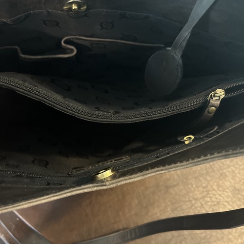 Born Women’s Leather Shoulder Bag Purse Distressed Dark Brown Button Close - Picture 13 of 21
