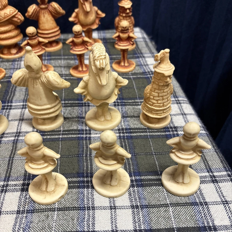 Through The Looking Glass Alice In Wonderland Chess Pieces Vintage Q3 - Image 4 of 4