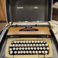 Smith Corona Galaxy Twelve Manual Typewriter With Case  Yellow/Tan thumbnail