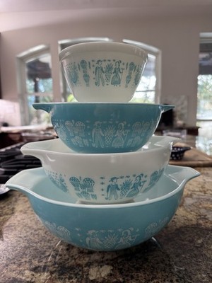Vintage Set 4 Pyrex Amish Butterprint Cinderella Mixing Nesting Bowls  Turquoise
