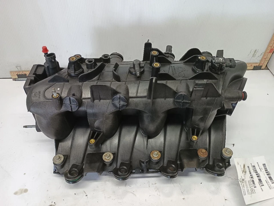 Colector de admisión de Chevrolet Tahoe 2004 4,8 L 11976231 Foto 2 de 4