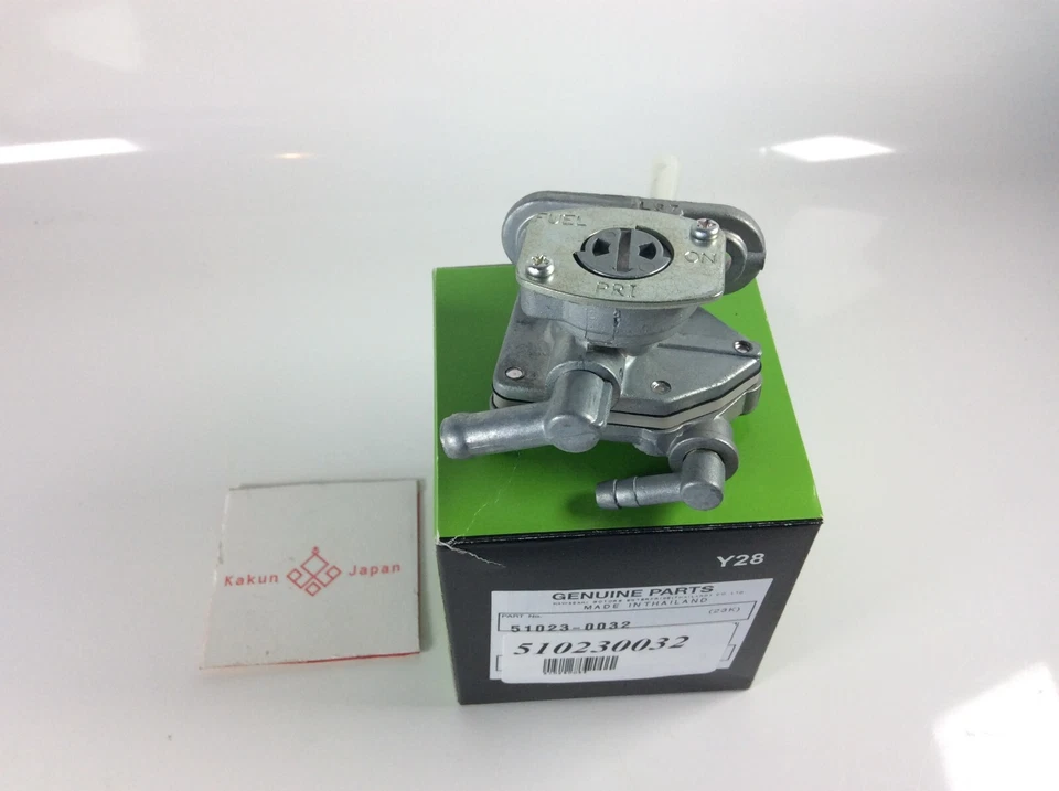Grifo de combustible Kawasaki OEM 51023-0032 Ninja250R Foto 2 de 4