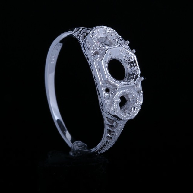 10K White Gold Three Stone Round Cut Semi Mounts Fashion Ring Without