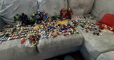 HUGE LEGO LOT over 1000 Pieces AMAZING LOT SOME VERY RARE FIGS HUGE INVEST