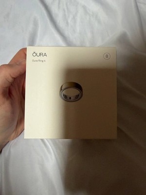 Oura Ring 4 - Gold GRÖSSE - 8 - NAGELNEU VERSIEGELT  