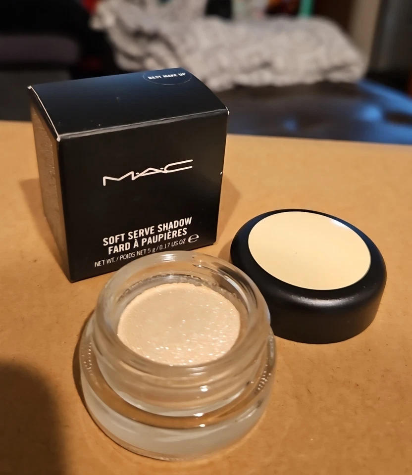 Mac "BEST MAKE UP" Soft Serve Shadow NEW - Image 2 of 4