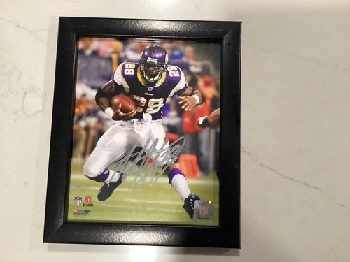 NFL Licensed Autograph Photo of #28 Adrian Peterson of Minnesota Vikings Auto
