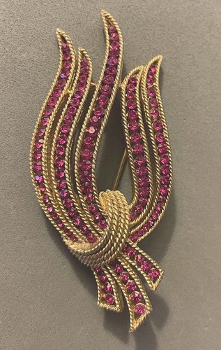 Rare Vintage TRIFARI Fuchsia Pink Rhinestone Free Flow Ribbon Bouquet Pin Brooch