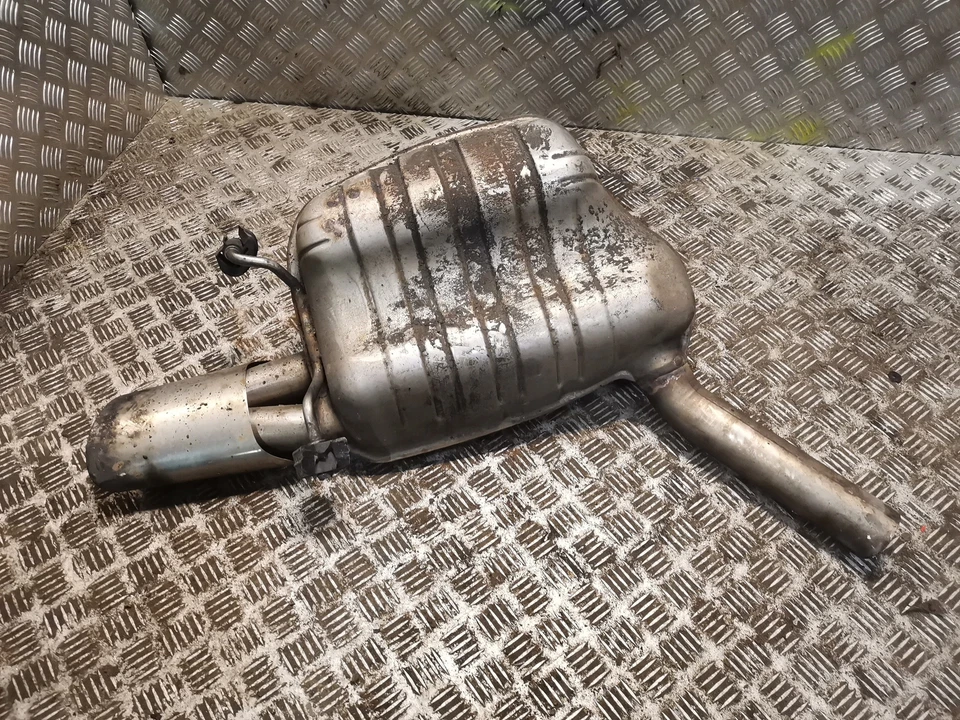 Tanque de escape silenciador MERCEDES-BENZ C 220 CDI W204 2044911601 2.1 diésel 125kw Foto 3 de 4