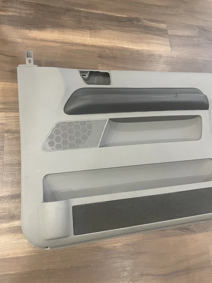 Panel de moldura de puerta delantera Ford Freestar 2004 20708327 gris pasajero derecho Foto 2 de 4