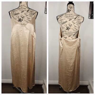 green emerald velvet dress Sandra Satin Backless Maxi Dress In Gold – Mew Mews main image 1