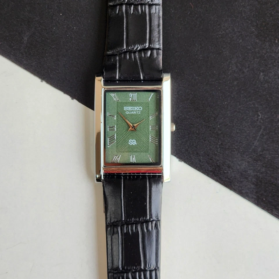 Reloj Pulsera Seiko Vintage Delgado Cuarzo Cara Verde Caballeros - ENVÍO GRATUITO Foto 3 de 4